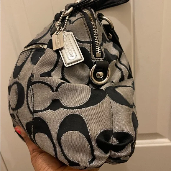 Coach, please check all picture of condition - Picture 7 of 17